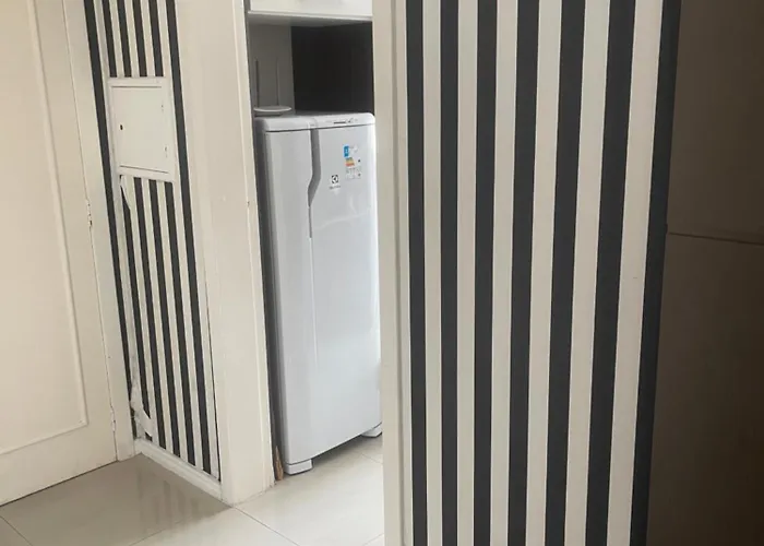 Ap De Fundos Em Condominio Beira Mar Com Garagem, Wifi E Tv A Cabo