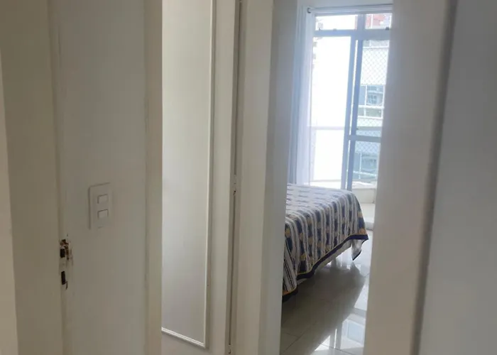 Ap De Fundos Em Condominio Beira Mar Com Garagem, Wifi E Tv A Cabo