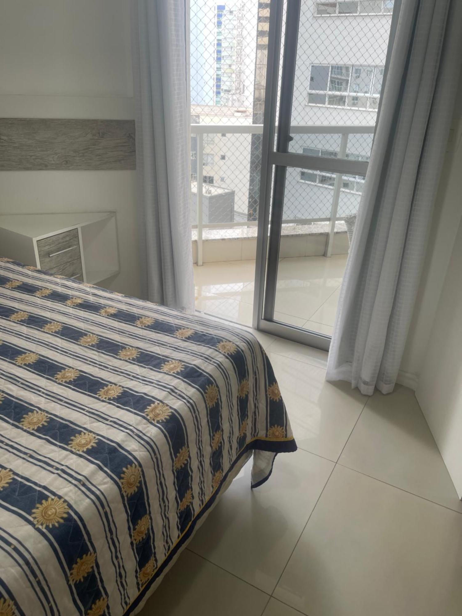 Ap De Fundos Em Beira Mar Com Garagem, Wifi E Tv A Cabo * Balneario Camboriu